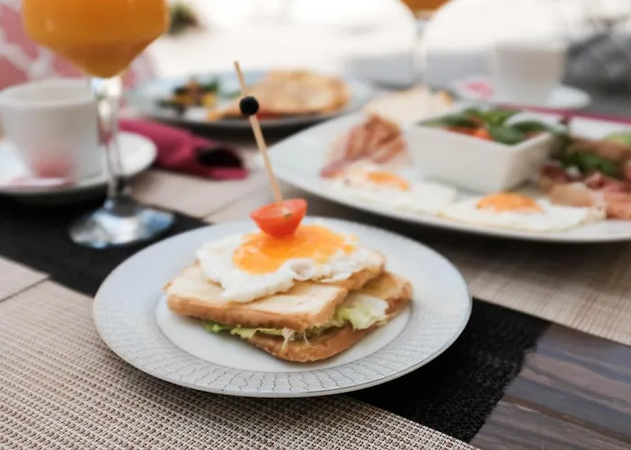 Couette-café Mediterra 4*