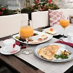 Mediterra 4*