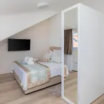 Alojamento de Acomodação e Pequeno-almoço Mediterra 4*