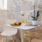 לינה וארוחת בוקר Mediterra