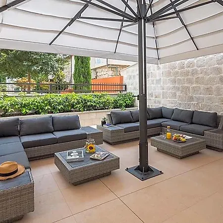 Mediterra 4*