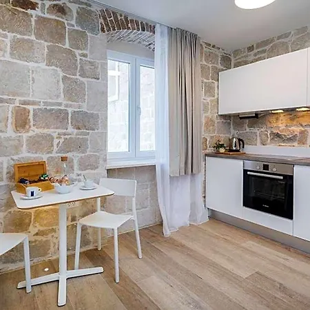 Mediterra 4*