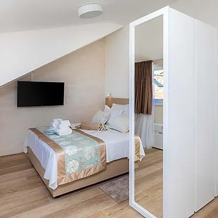 Mediterra Oda ve Kahvaltı 4*