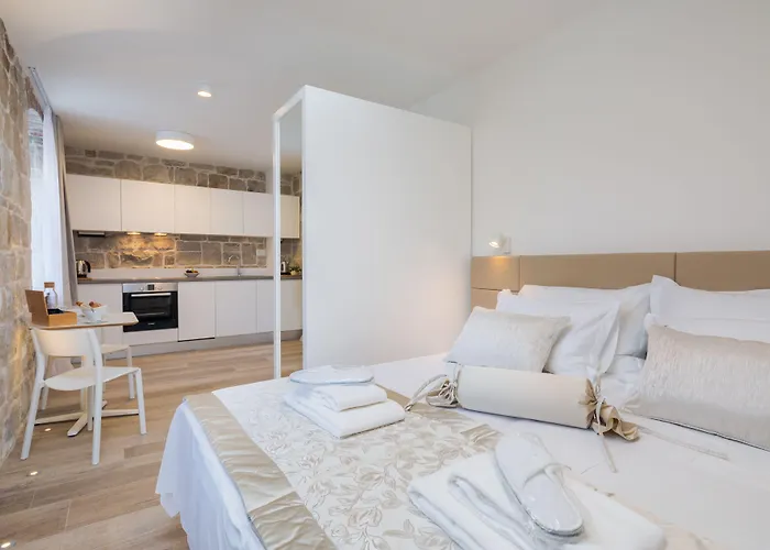 Mediterra 4*