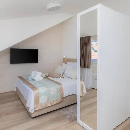 Oda ve Kahvaltı Mediterra 4*