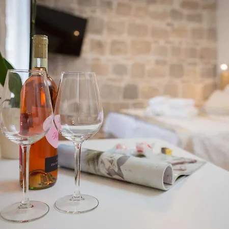 Mediterra Bed & Breakfast 4*